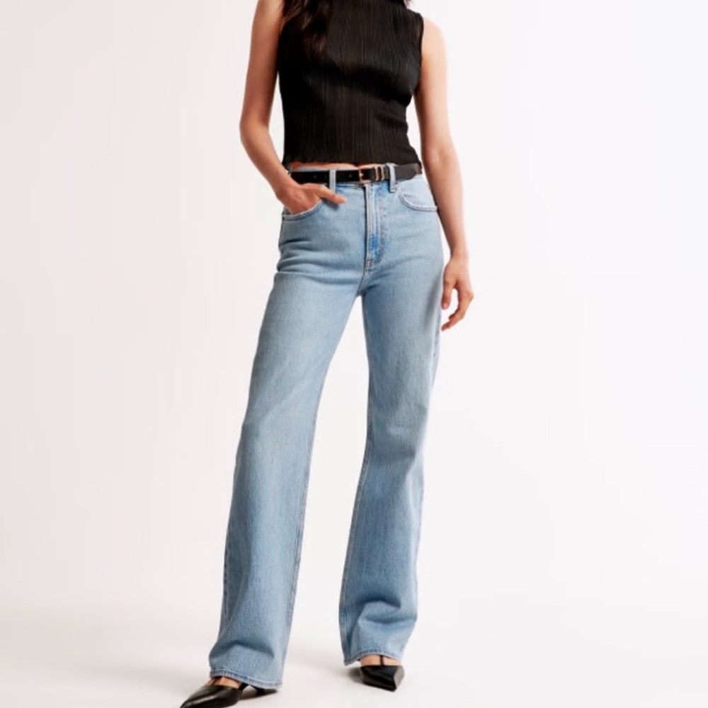 Abercrombie & Fitch Light Blue Relaxed High-Rise Jeans